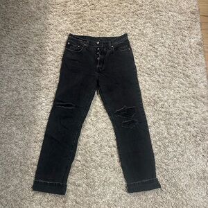 501 Levi’s Black Distressed Jeans